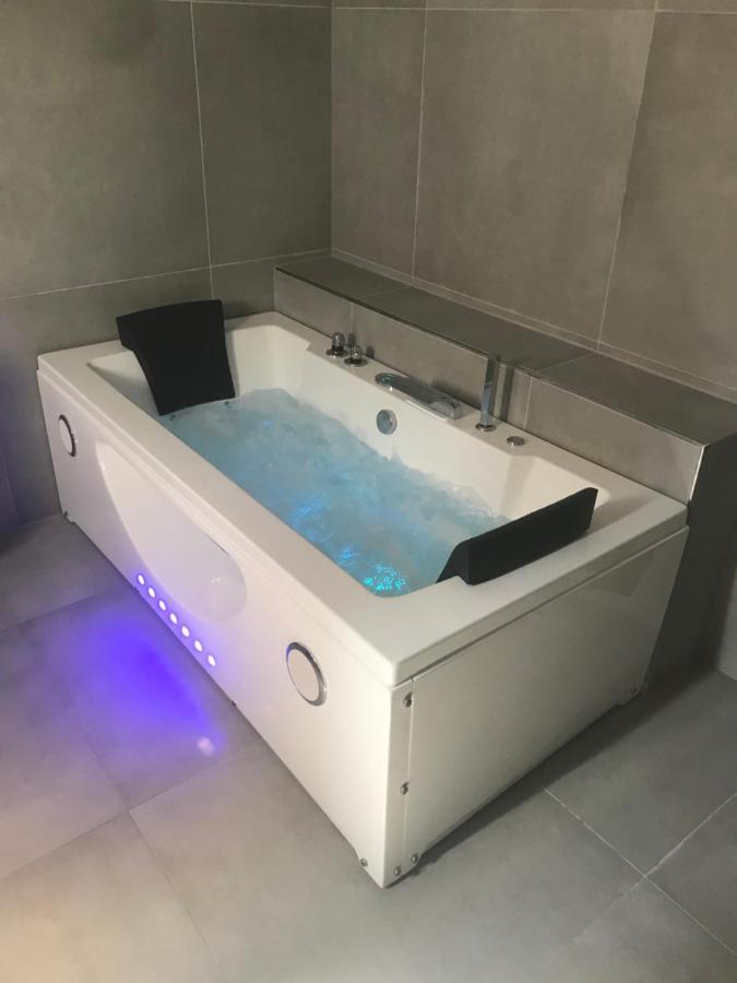 Apartman 3Kk 80 M2 S Virivkou A Saunou Їглава Екстер'єр фото
